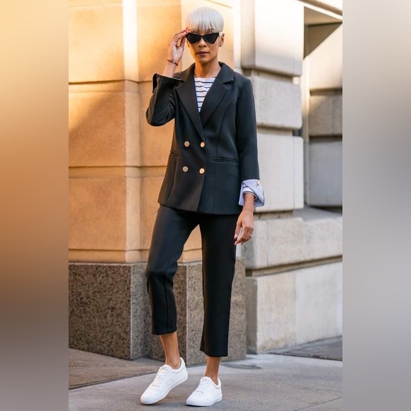 Double Breasted Set with Sleeve Details - Picture 2 of 4